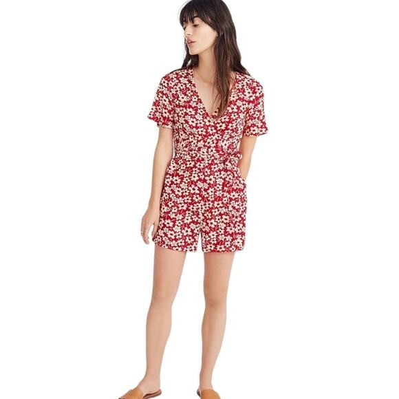 Madewell Cranberry Red White Mini Daisy Floral Wrap Front Romper Shorts Size 10 - Picture 1 of 6